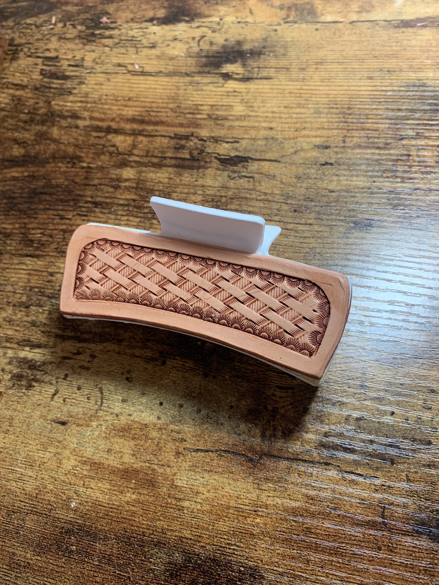 Basketweave Claw Clip - 4 inch
